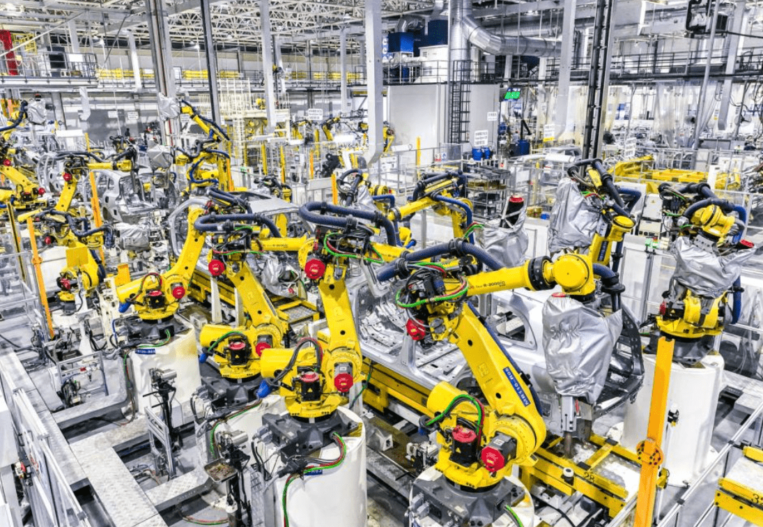 問界新M7爆單背后的技術(shù)開發(fā)驅(qū)動 余承東親臨工廠保交付的啟示